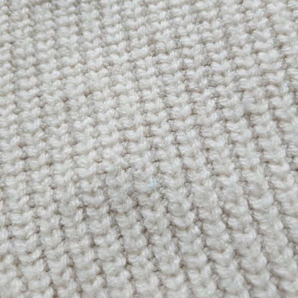 Uniqlo Knit Sweater - Picture 6 of 6